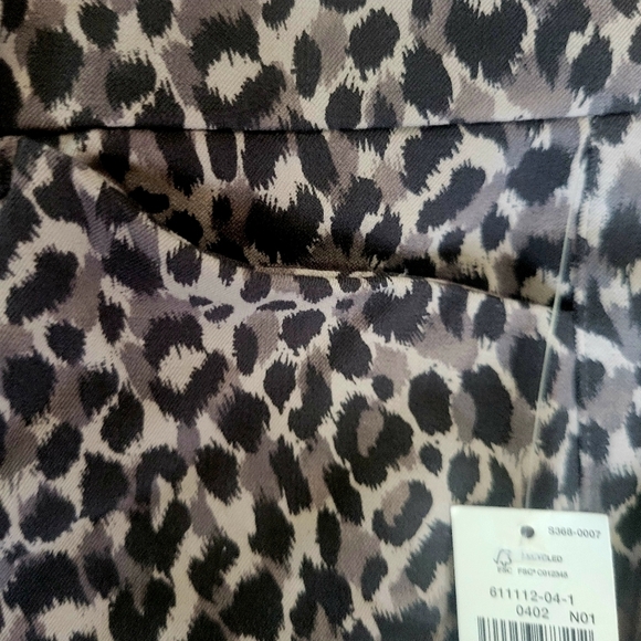 High-Waisted Printed Pixie High Rise Leopard  Pants NWT - Picture 4 of 8